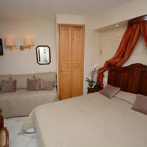 Hotel Familia, Paříž
