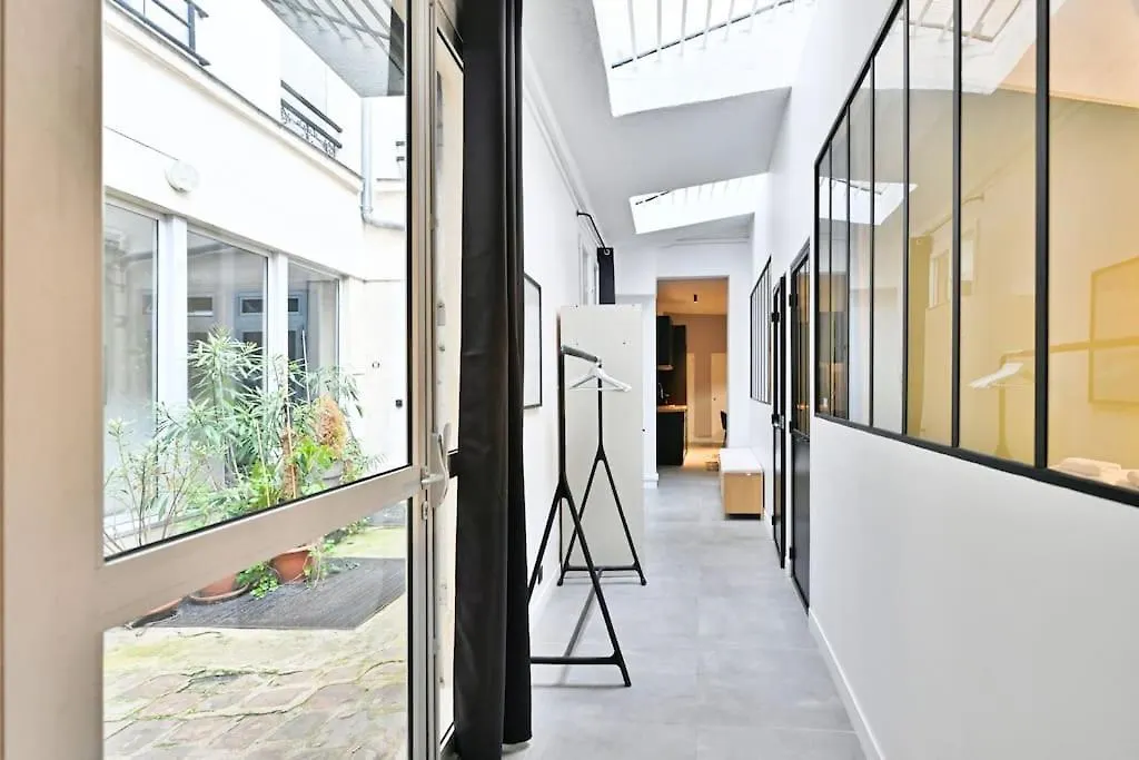 Appartement Style Industriel Au Coeur Du Sentier - V Paris 0*,  France